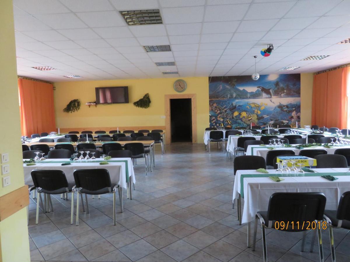 Hostel Waldhaus Am Ferienpark Mirow -Zimmer Du Wc Exteriér fotografie