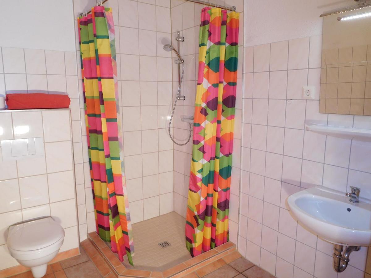 Hostel Waldhaus Am Ferienpark Mirow -Zimmer Du Wc Exteriér fotografie